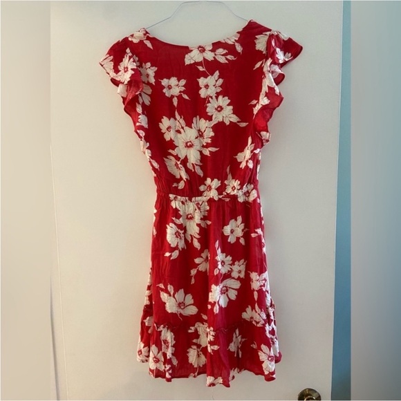 Red Floral Dress with Ruffle Sleeves LUSH - Picture 2 of 3